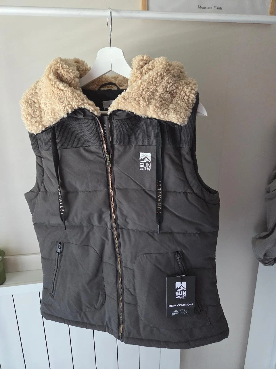 Doudoune sans manches Sun Valley gris anthracite Capuche effet fourrure Taille L